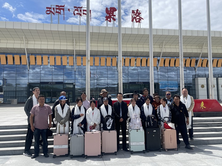 浦东外事服务学校23级新生1.jpg 浦东外事服务学校23级新生1.jpg