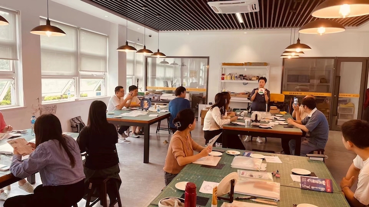 7泥金彩塑(我院智能建筑工程学院党支部书记王怡).jpg 7泥金彩塑(我院智能建筑工程学院党支部书记王怡).jpg