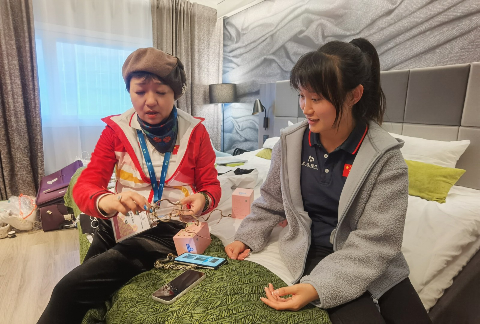 专家朱迎迎和选手.jpg 专家朱迎迎和选手.jpg