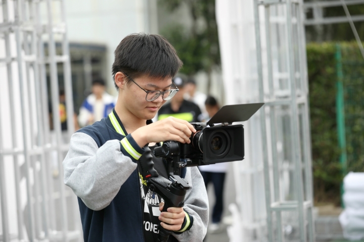 08 学生摄影.jpg 08 学生摄影.jpg
