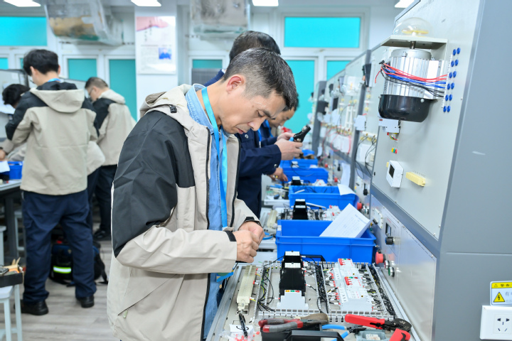 电工.jpg